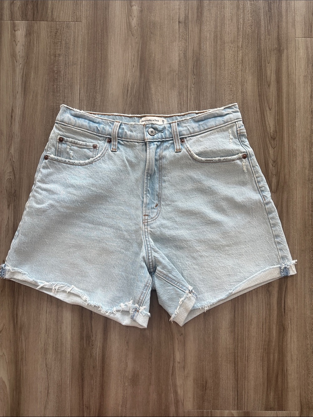 Abercrombie & Fitch The Dad Short- high rise size 28 curve love